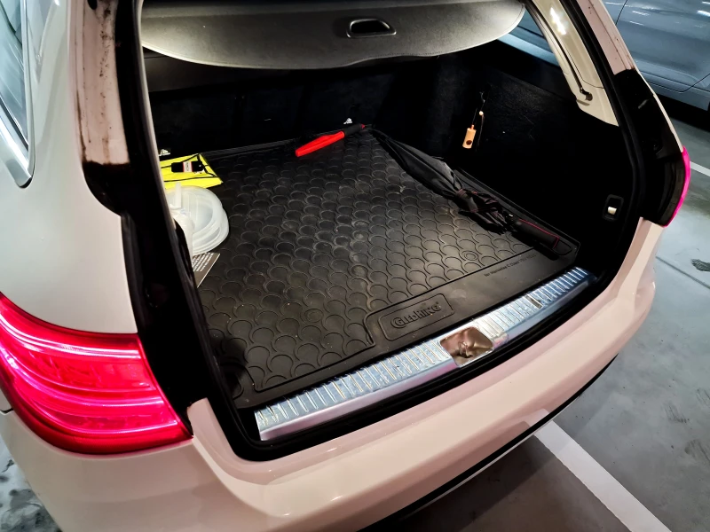 Mercedes-Benz C 220, снимка 10 - Автомобили и джипове - 52054815