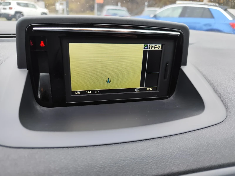 Renault Megane SPORTOUR* 1.5DCi* LED* EURO6B* NAVI* , снимка 10 - Автомобили и джипове - 52561701