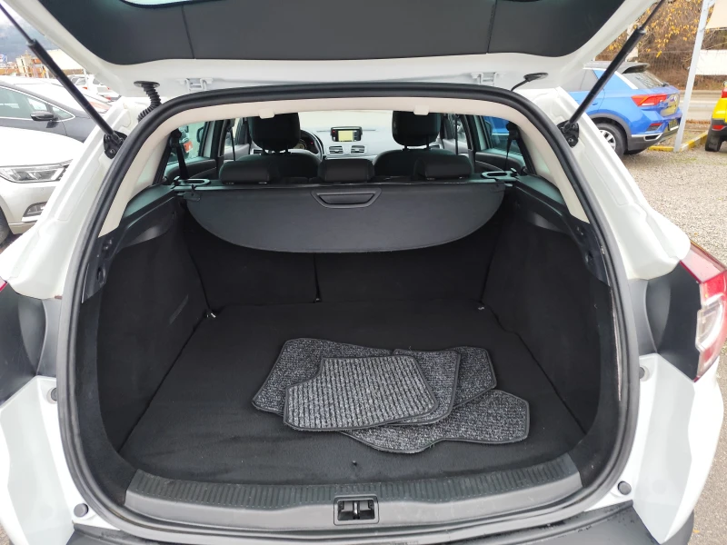 Renault Megane SPORTOUR* 1.5DCi* LED* EURO6B* NAVI* , снимка 14 - Автомобили и джипове - 52561701