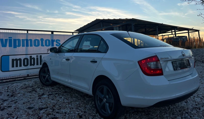 Skoda Rapid 1.2i KLIMATIK/SEDAN/UNIKAT, снимка 4 - Автомобили и джипове - 52855305