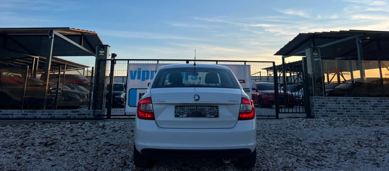 Skoda Rapid 1.2i KLIMATIK/SEDAN/UNIKAT, снимка 8 - Автомобили и джипове - 52855305