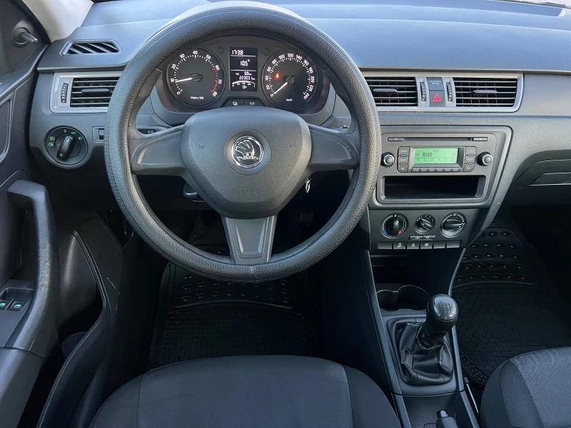 Skoda Rapid 1.2i KLIMATIK/SEDAN/UNIKAT, снимка 16 - Автомобили и джипове - 52855305