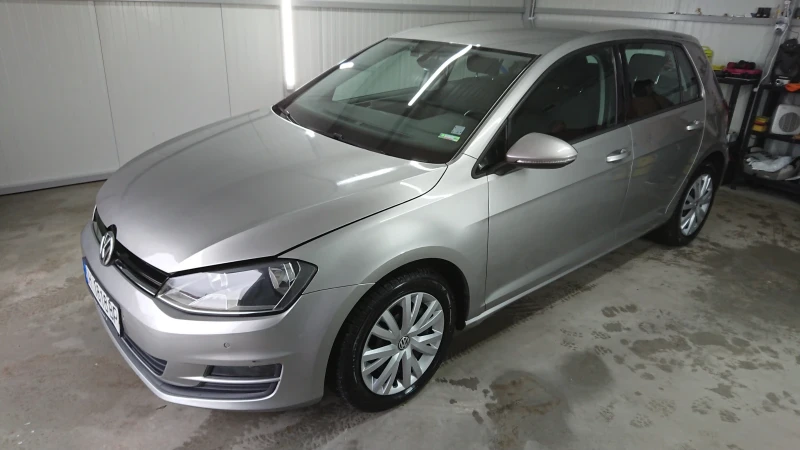 VW Golf TDI Blue Motion , снимка 4 - Автомобили и джипове - 52893696