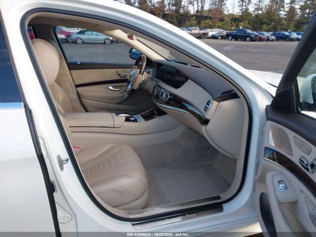 Mercedes-Benz S 560 4MATIC* AMG* DISTRONIC* ПАНОРАМА* КЕЙЛЕС* ОБДУХ - изображение 9