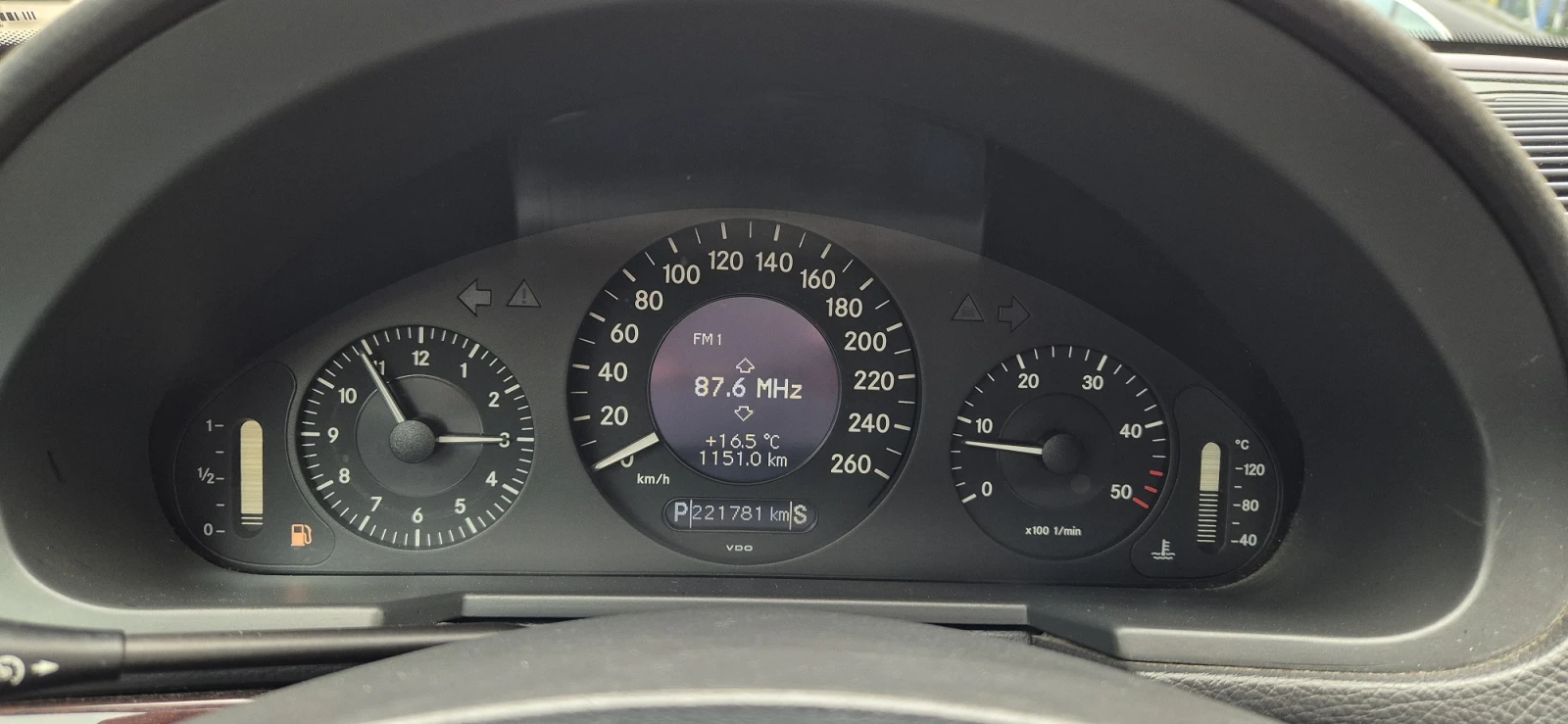 Mercedes-Benz E 220 2.2cdi* 150к.с.* АВТОМАТИК* TUV* 26г. - изображение 5