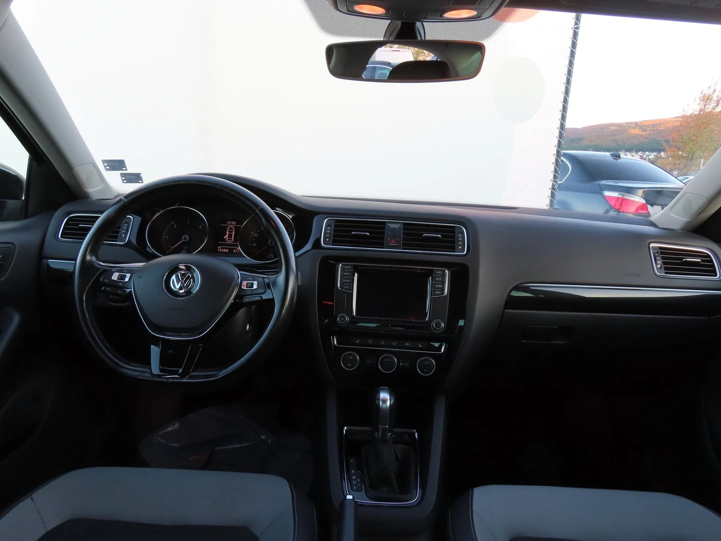 VW Jetta Highline 2.0TDI BMT - изображение 5