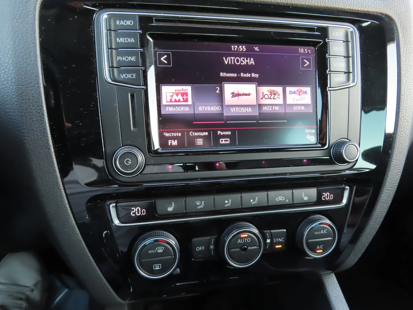 VW Jetta Highline 2.0TDI BMT - изображение 8