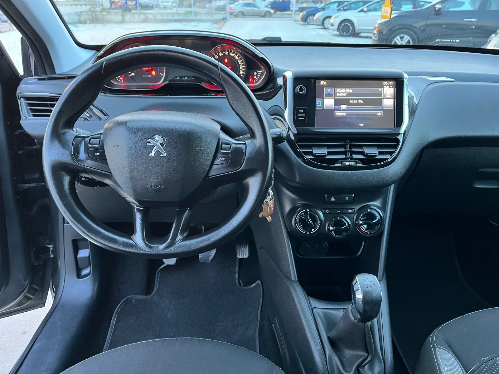Peugeot 208 1, 4 I  | Mobile.bg   7
