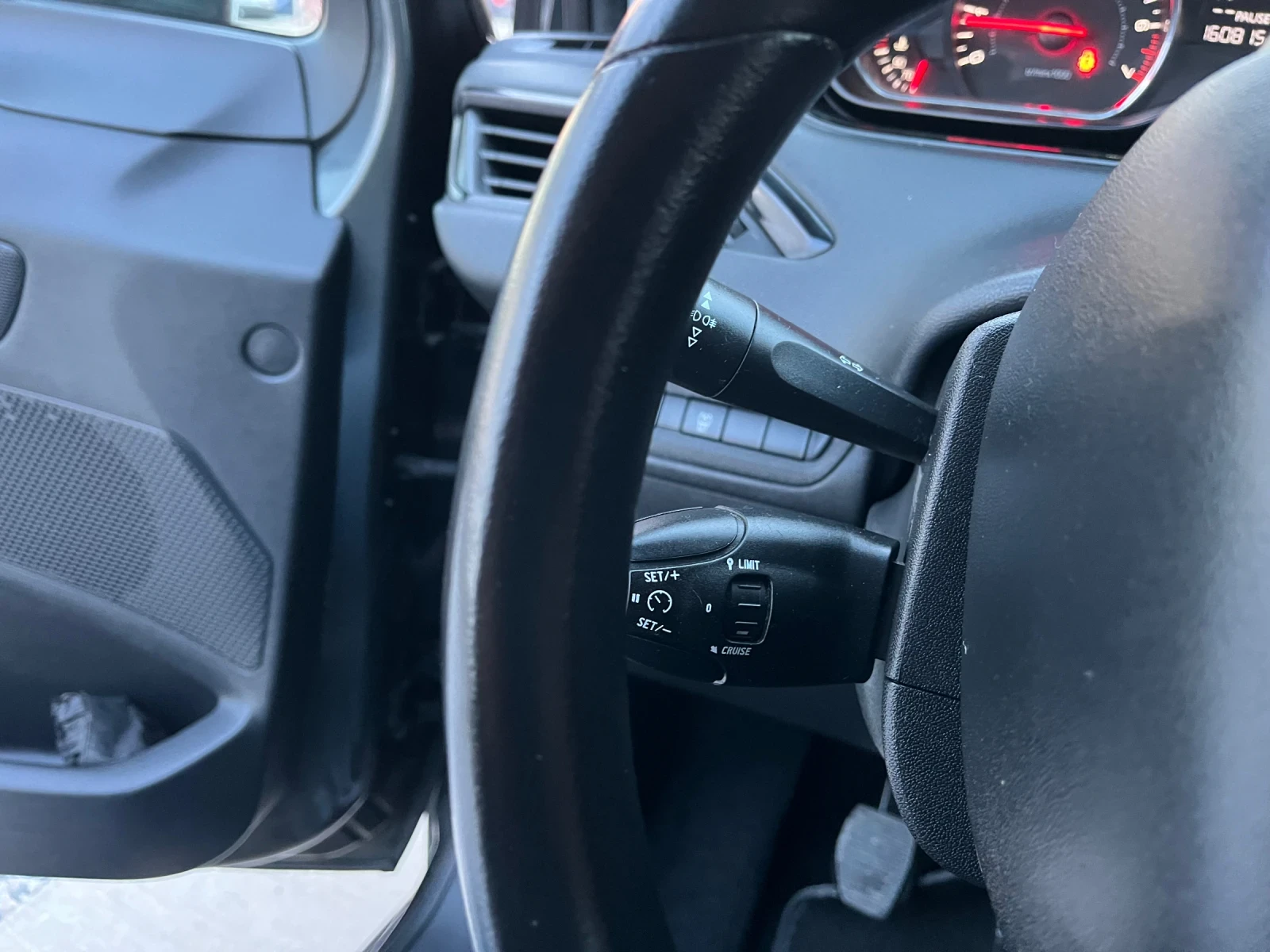 Peugeot 208 1, 4 I  | Mobile.bg   8