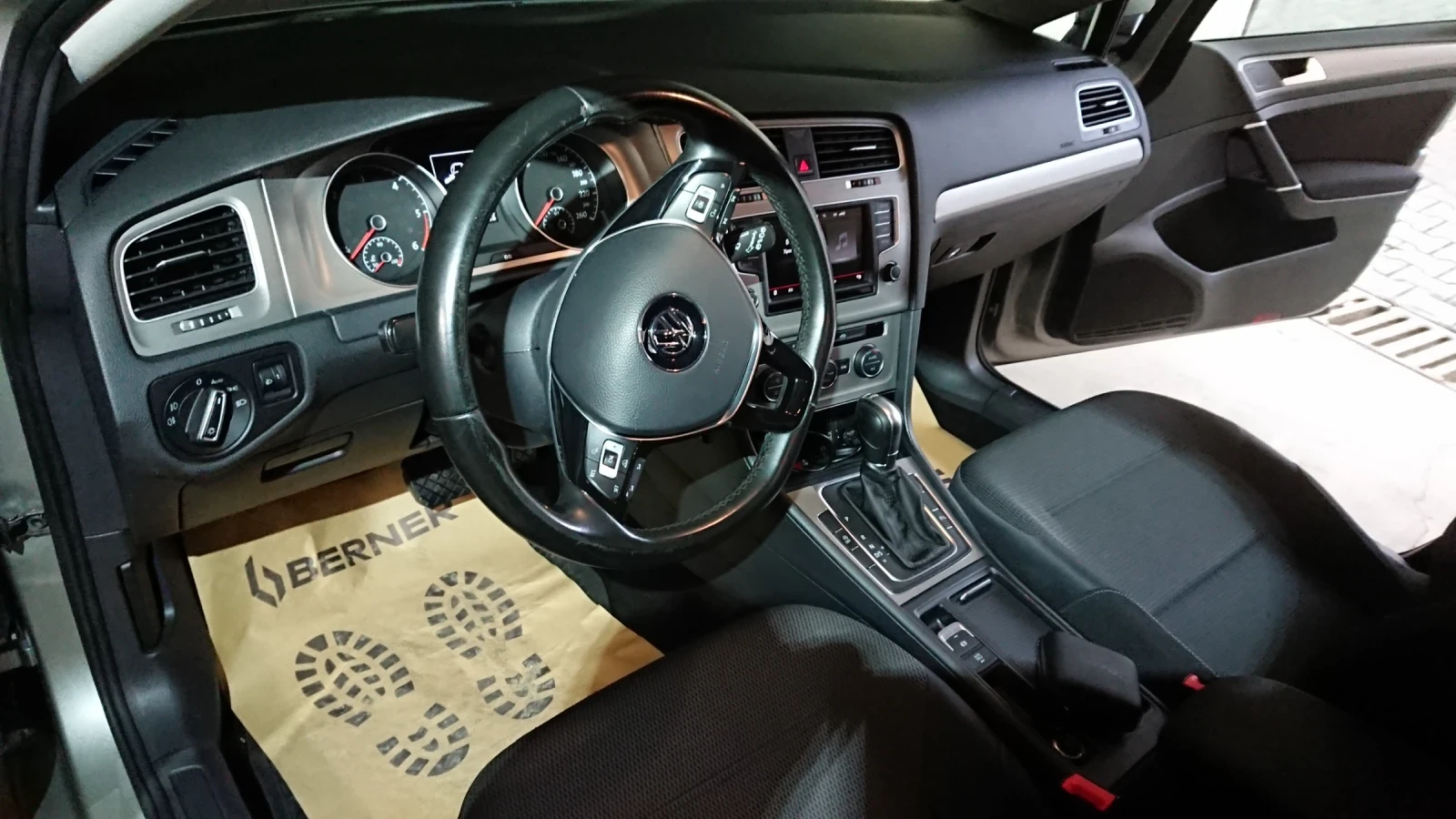 VW Golf TDI Blue Motion  - изображение 9