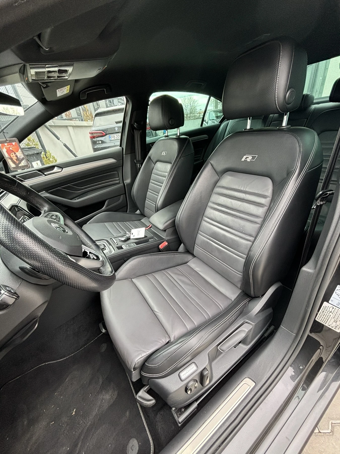 VW Passat R-LINE 2.0TDI, снимка 8 - Автомобили и джипове - 53914274