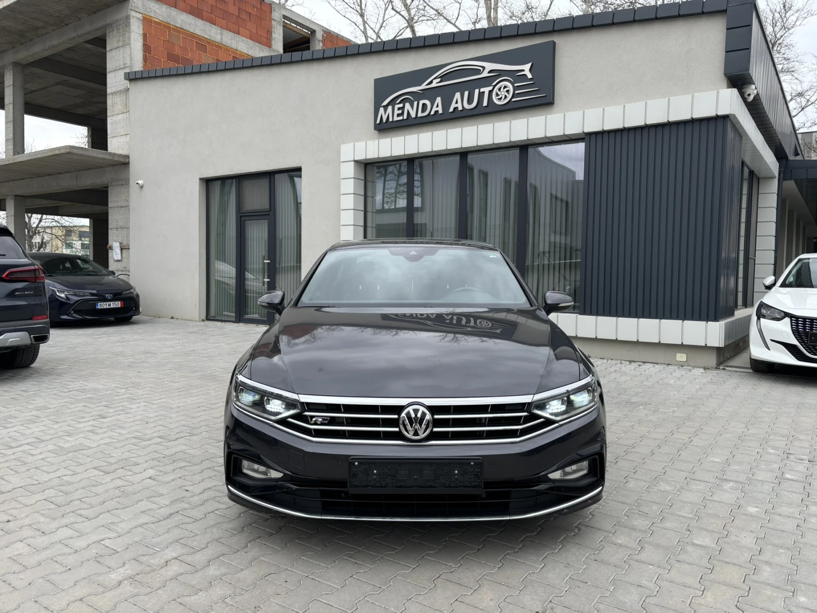 VW Passat R-LINE 2.0TDI, снимка 2 - Автомобили и джипове - 53914274