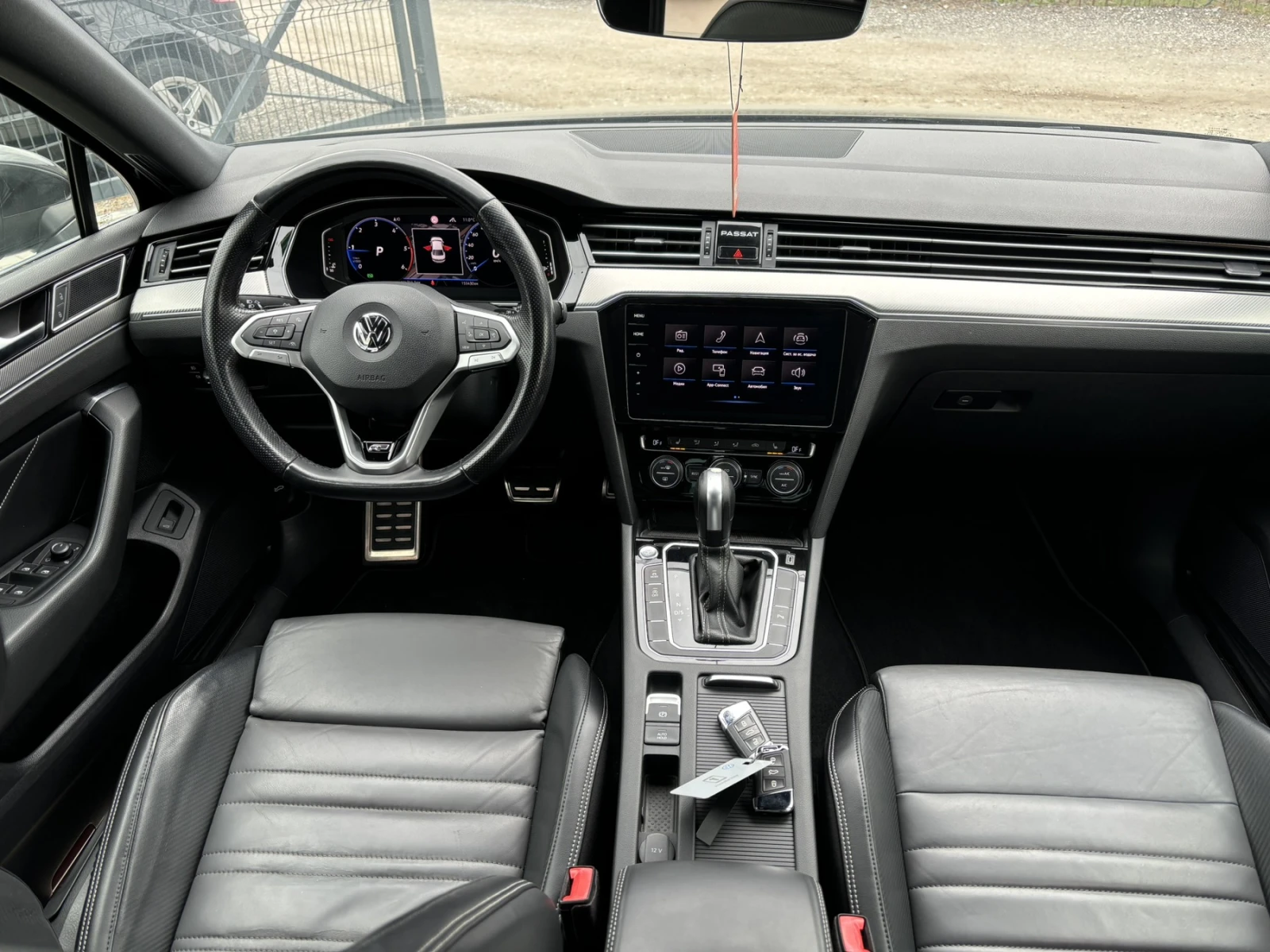 VW Passat R-LINE 2.0TDI, снимка 9 - Автомобили и джипове - 53914274