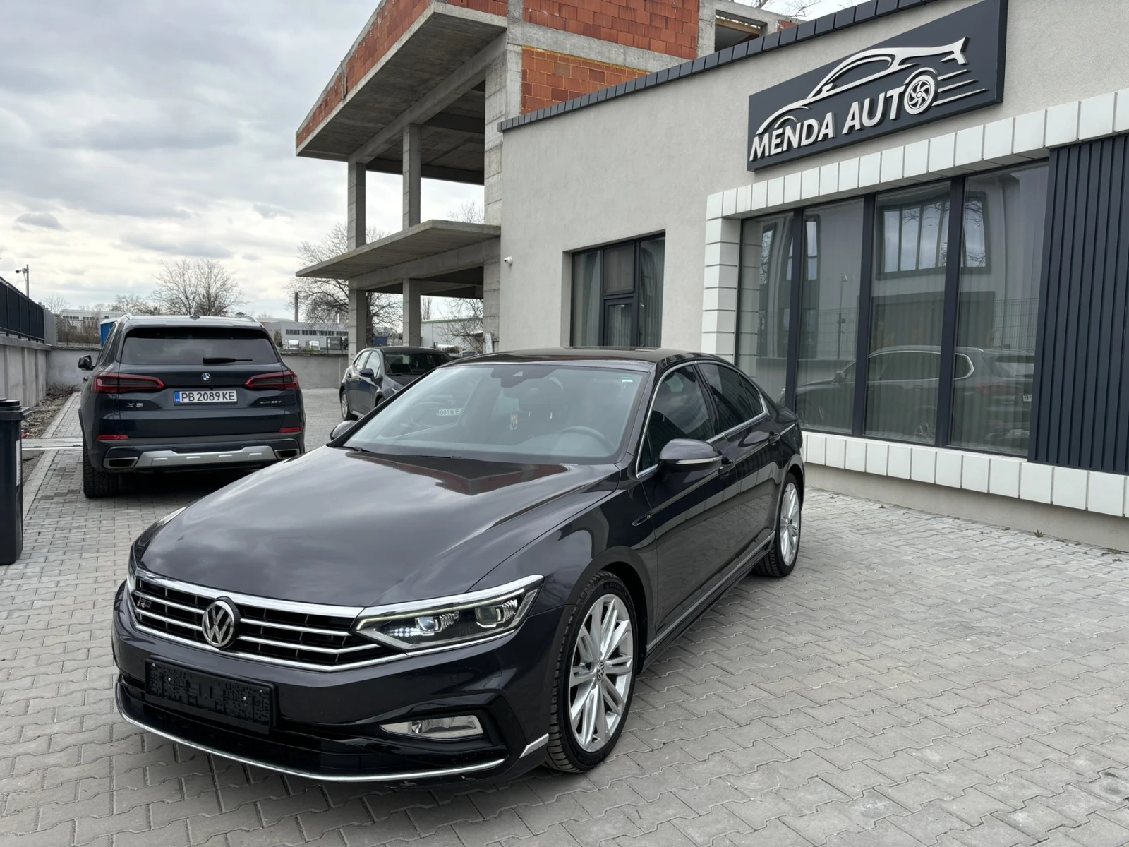 VW Passat R-LINE 2.0TDI, снимка 3 - Автомобили и джипове - 53914274