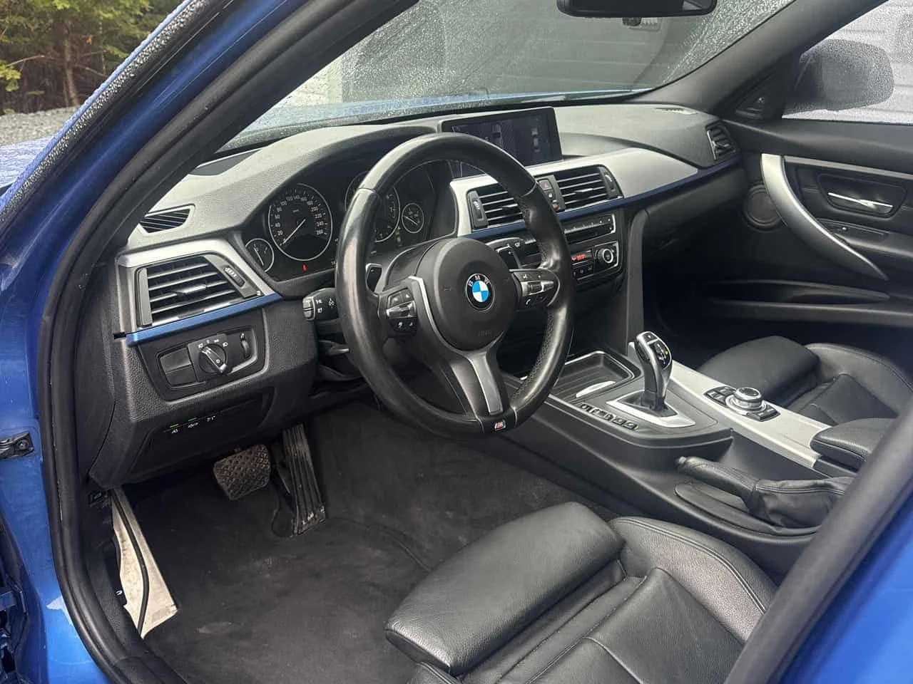 BMW 335 I xDrive * DISTRONIC* HARMAN/KARDON* 360* , снимка 5 - Автомобили и джипове - 54221388