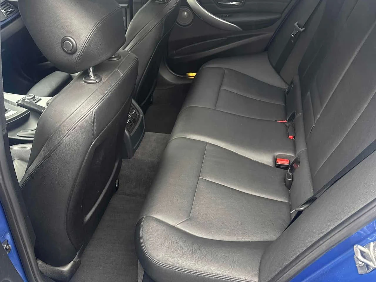 BMW 335 I xDrive * DISTRONIC* HARMAN/KARDON* 360* , снимка 17 - Автомобили и джипове - 54221388