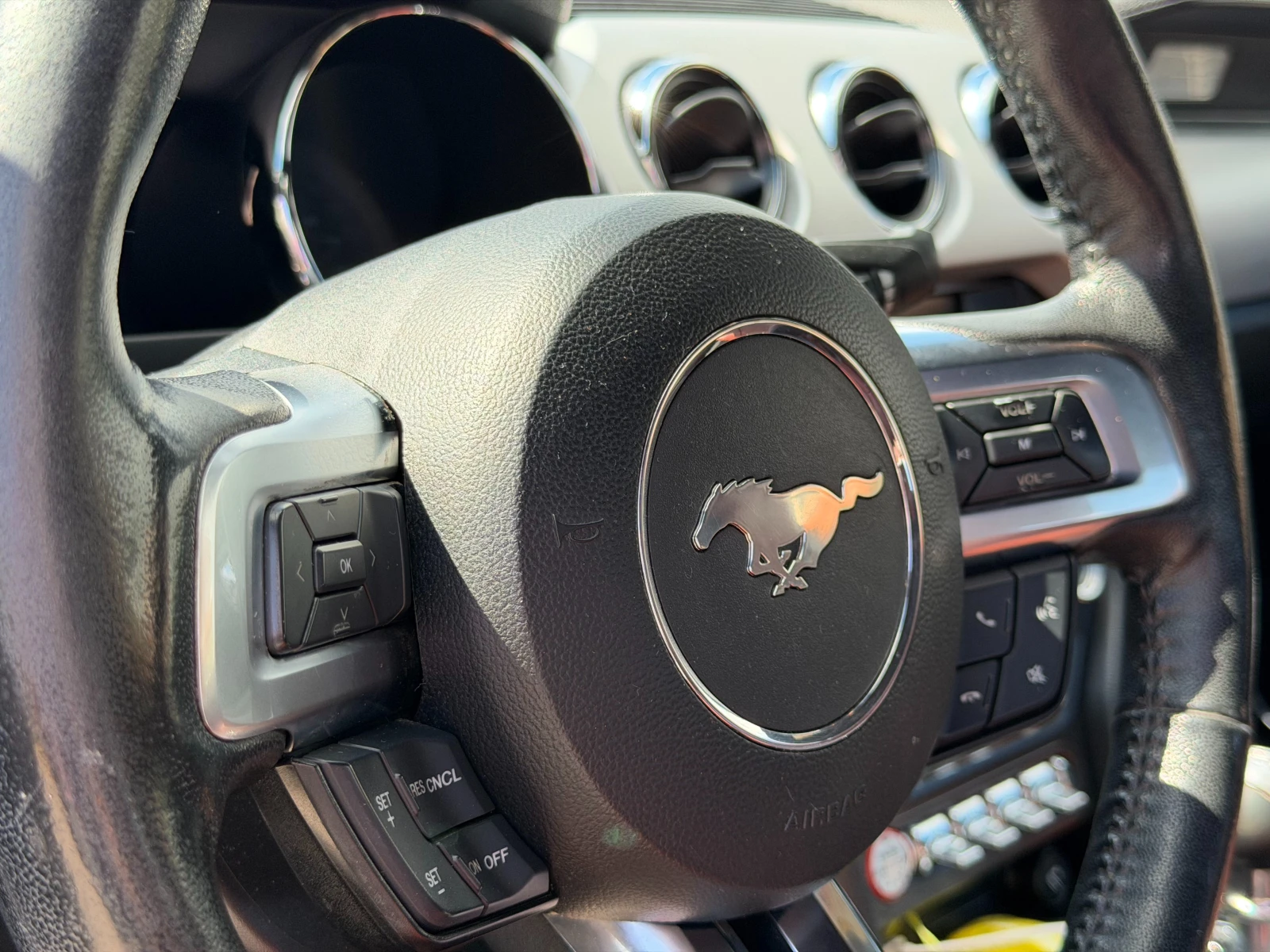 Ford Mustang 2.3 Eco-Boost MANUAL, снимка 12 - Автомобили и джипове - 54311790