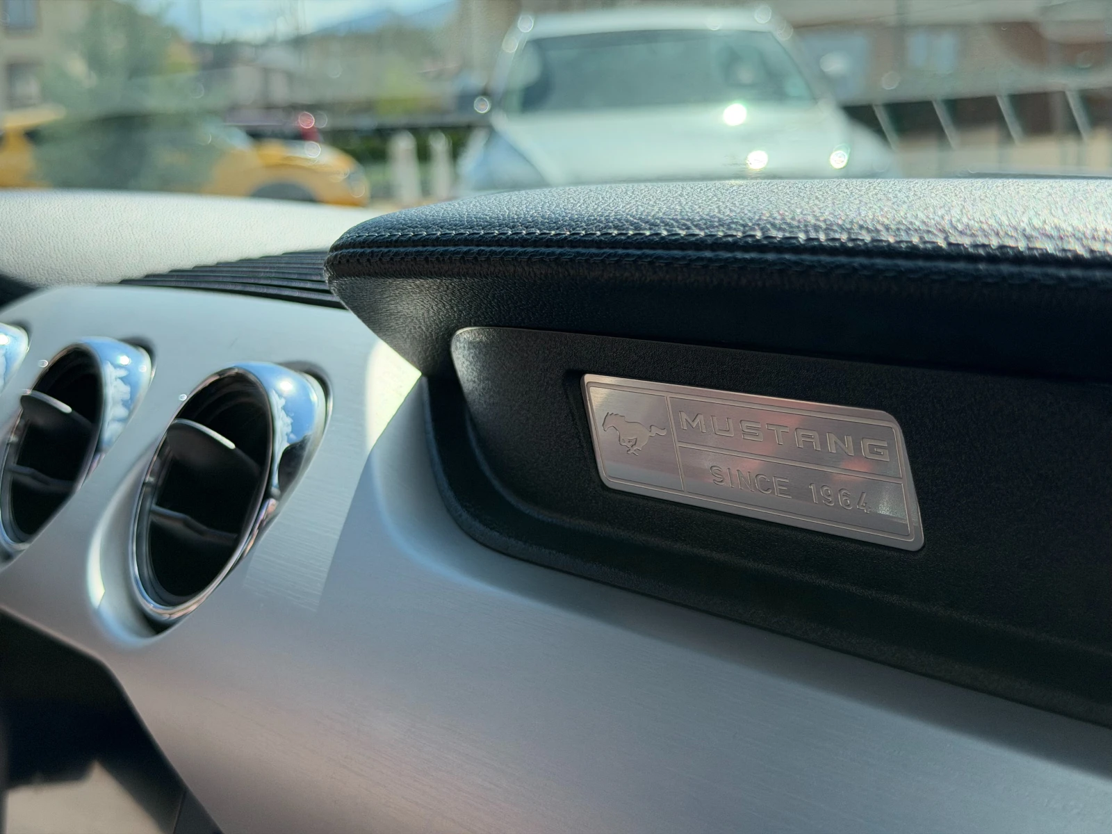 Ford Mustang 2.3 Eco-Boost MANUAL, снимка 14 - Автомобили и джипове - 54311790