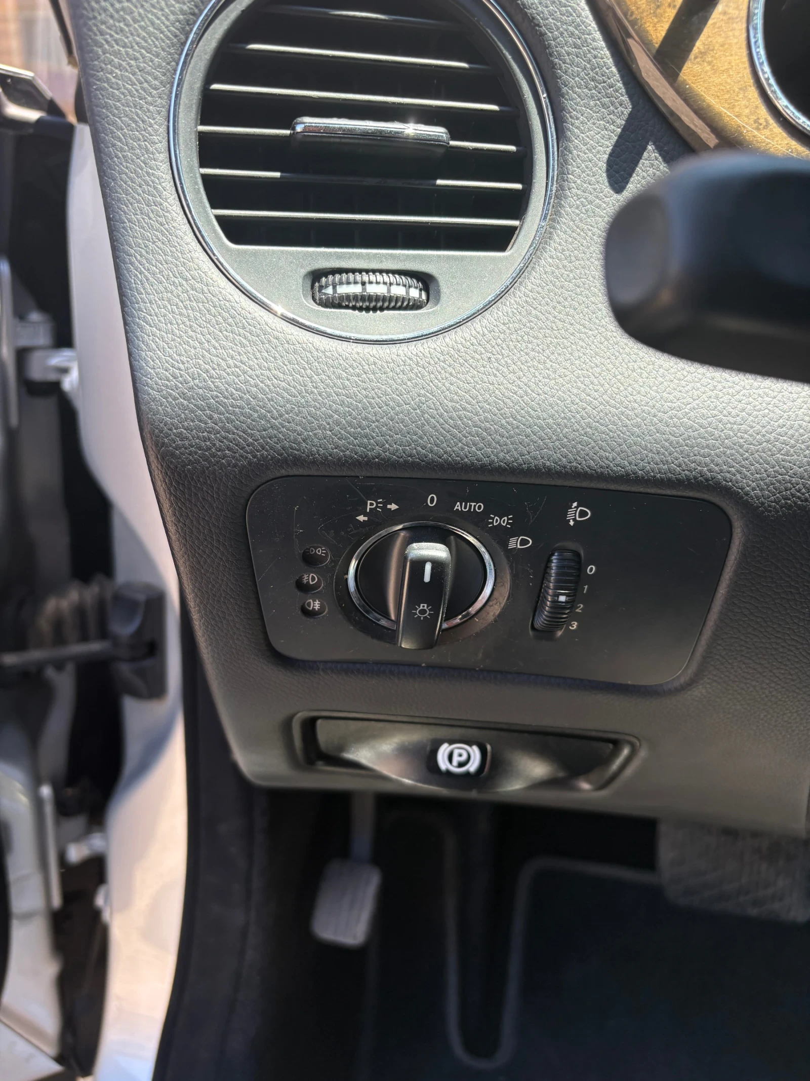 Mercedes-Benz CLS 320 KEYLESS/PARKTRONIK/4-зонов, снимка 9 - Автомобили и джипове - 54855026
