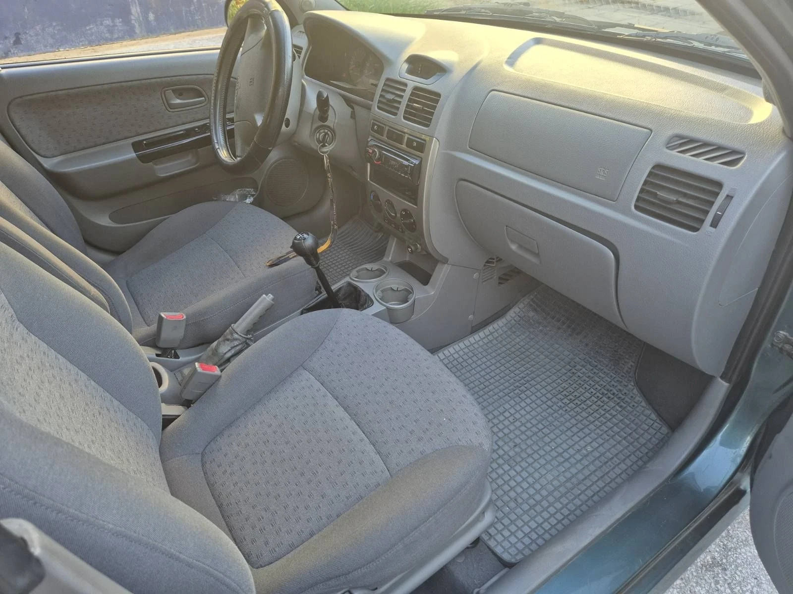 Kia Rio, снимка 10 - Автомобили и джипове - 55687718