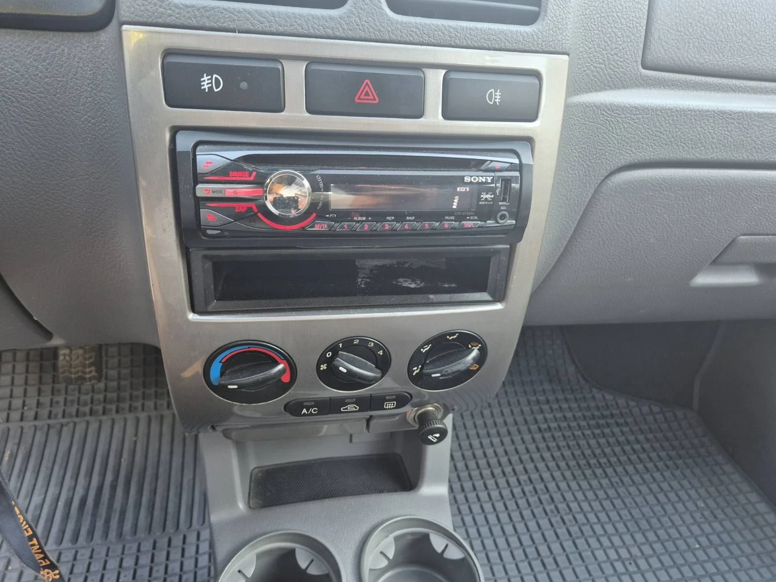 Kia Rio, снимка 15 - Автомобили и джипове - 55687718