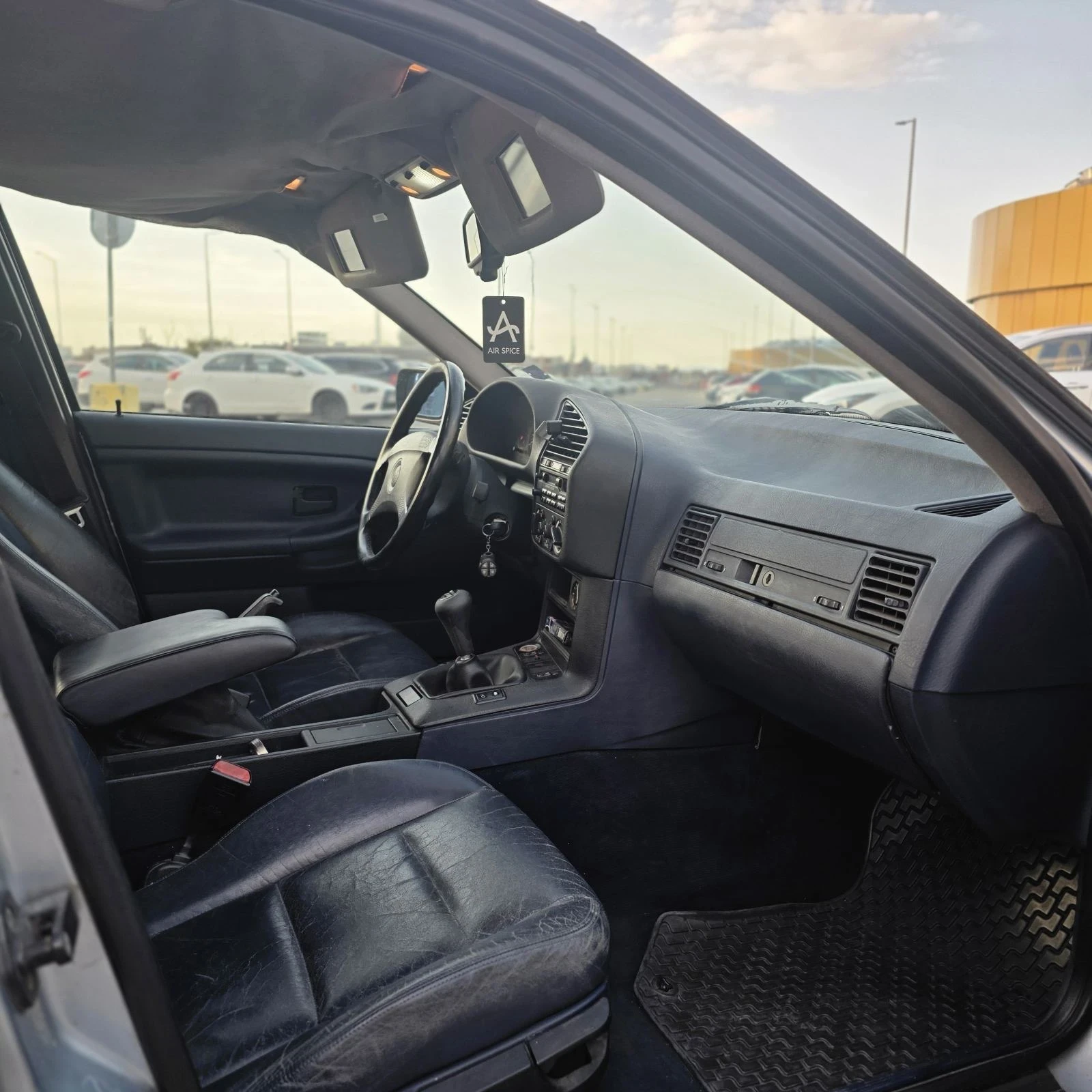 BMW 318 М40 заводски шпер , снимка 8 - Автомобили и джипове - 55983945