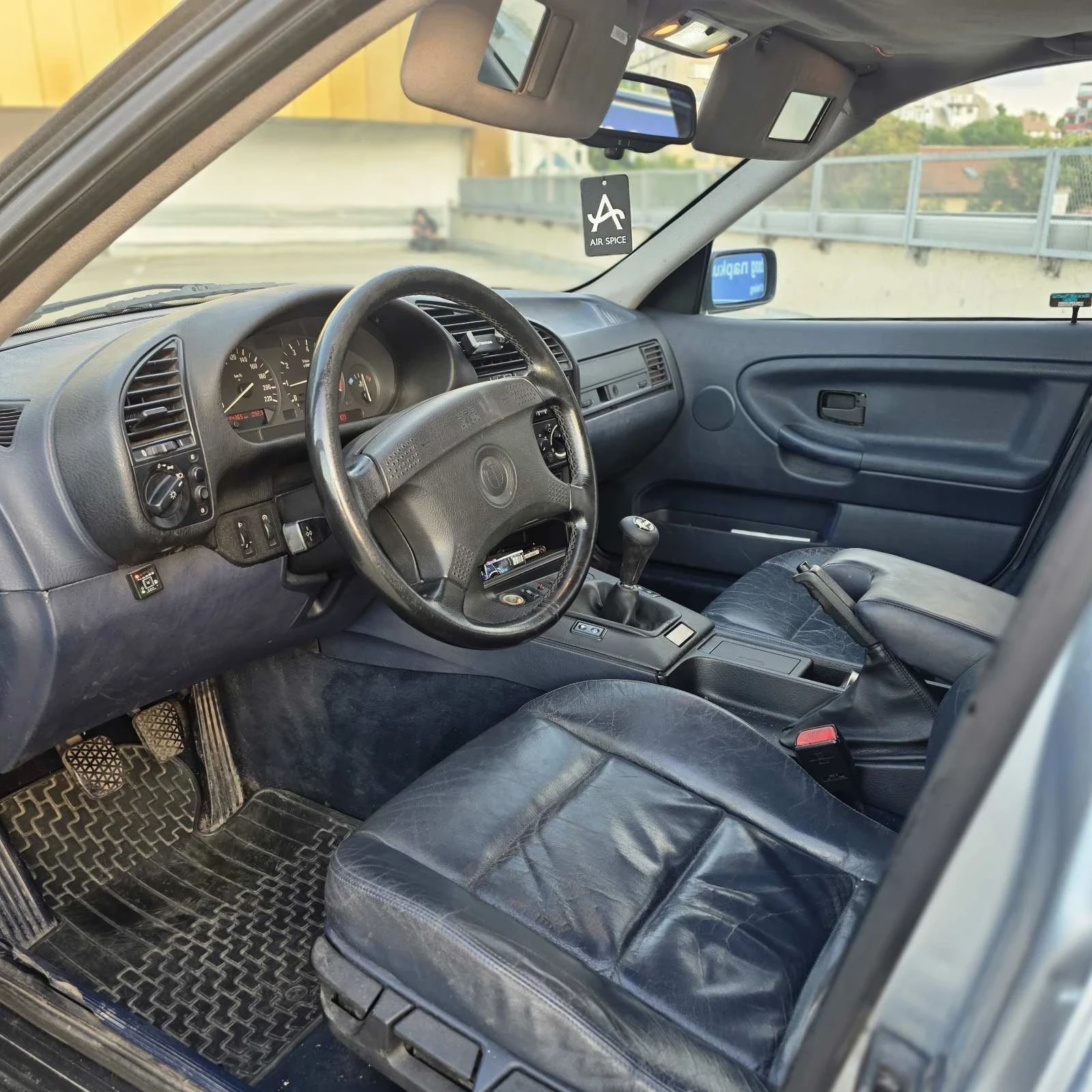 BMW 318 М40 заводски шпер , снимка 14 - Автомобили и джипове - 55983945