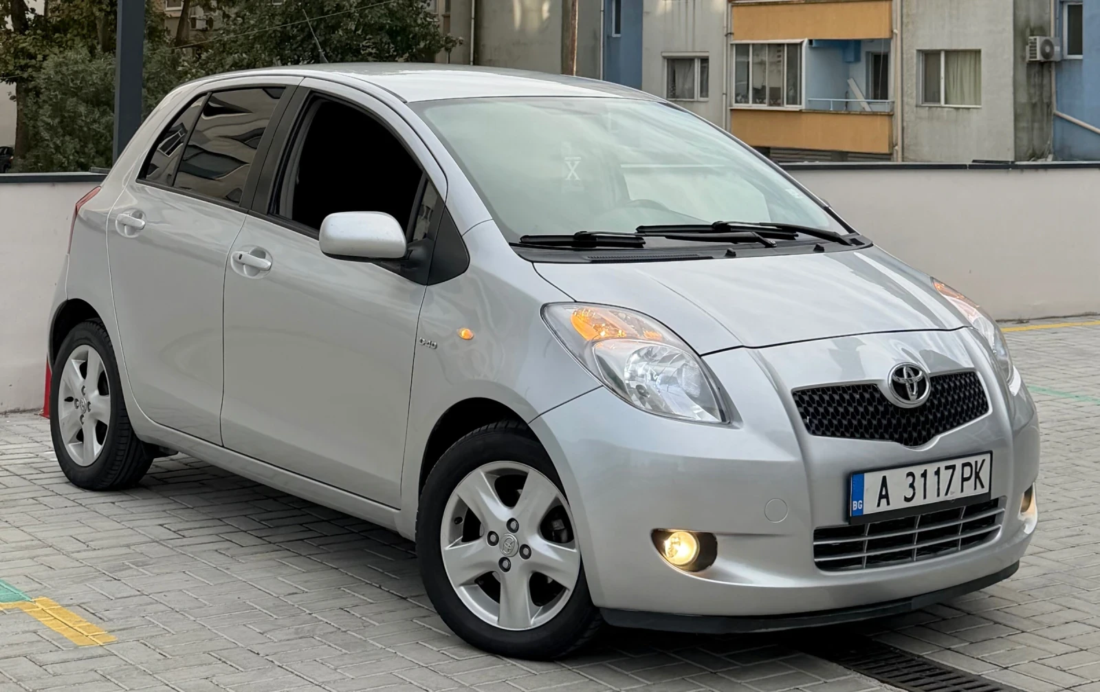 Toyota Yaris 1.4 D4D Automatic 2008г, снимка 2 - Автомобили и джипове - 56262378