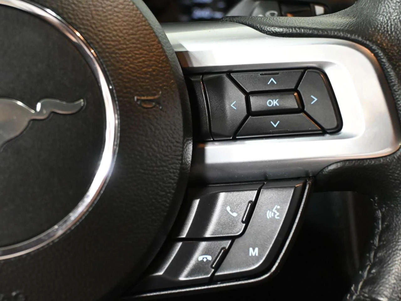 Ford Mustang EcoBoost  CarPlay Blind Spot Lane Keeping System | Mobile.bg � ����������� 17