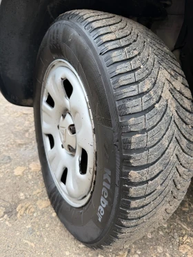 Dacia Duster 1.5 DCI - 4600 € / 8996.82 лв. - 13193115 16