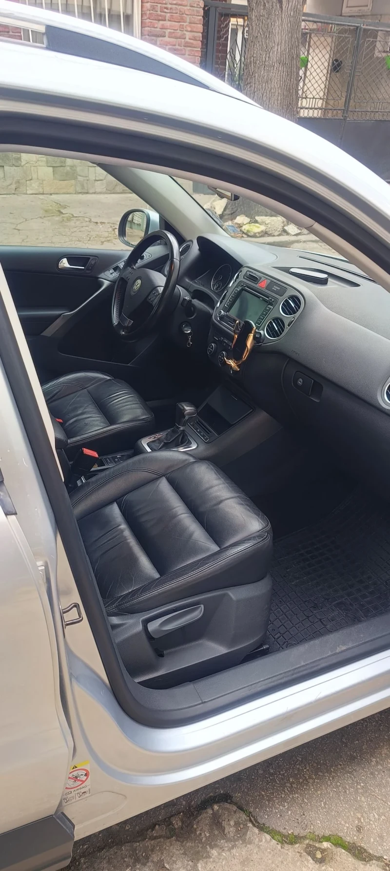 VW Tiguan, снимка 5 - Автомобили и джипове - 52474251