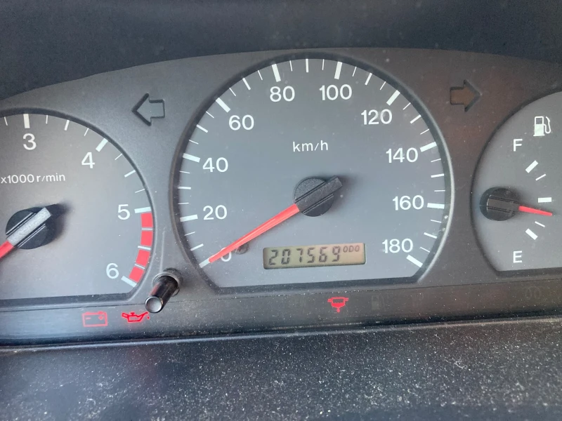 Mazda B2500 2.5, снимка 8 - Автомобили и джипове - 52924528