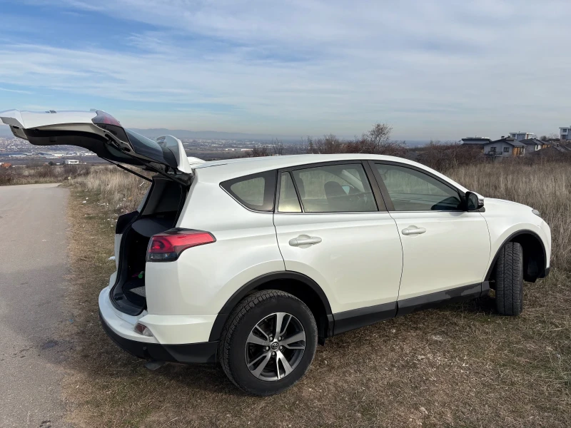 Toyota Rav4, снимка 4 - Автомобили и джипове - 52974237