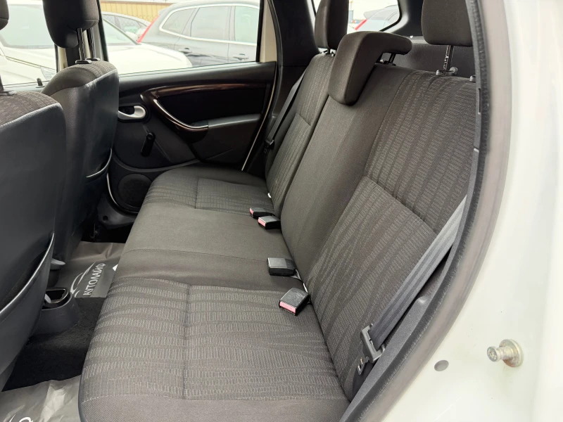 Dacia Duster 1.5 DCI, снимка 12 - Автомобили и джипове - 53210325
