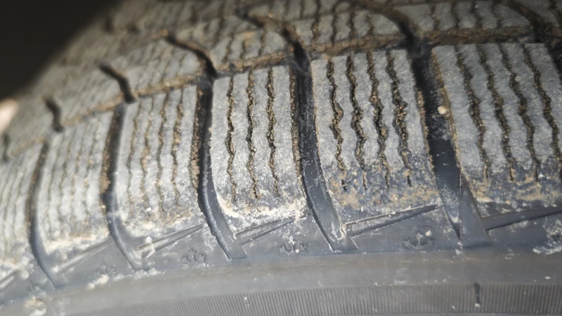 VW Tiguan, снимка 5 - Автомобили и джипове - 53230609