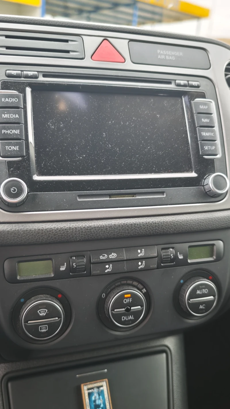 VW Tiguan, снимка 6 - Автомобили и джипове - 53230609