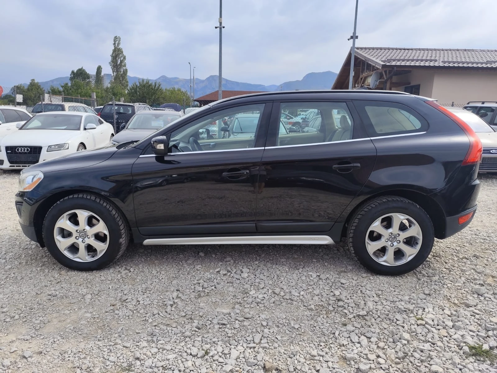 Volvo XC60 2.4 дизел Италия - изображение 9
