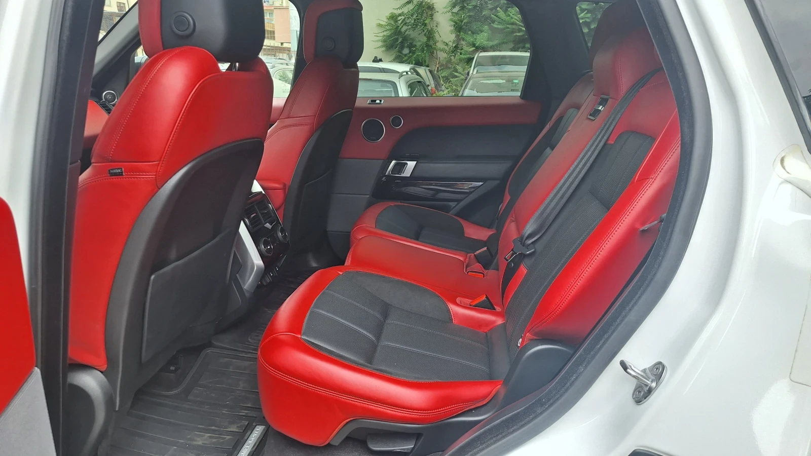 Land Rover Range Rover Sport 3.0 SHT 45000 KM ЦЕНАТА Е КРАЙНА ! - изображение 7