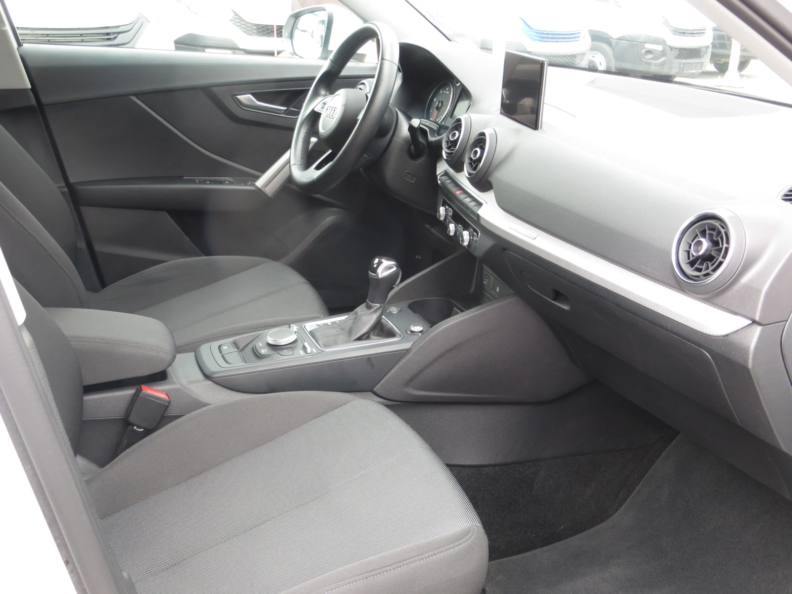 Audi Q2 2.0 TDI ADVANCE, снимка 13 - Автомобили и джипове - 54149266