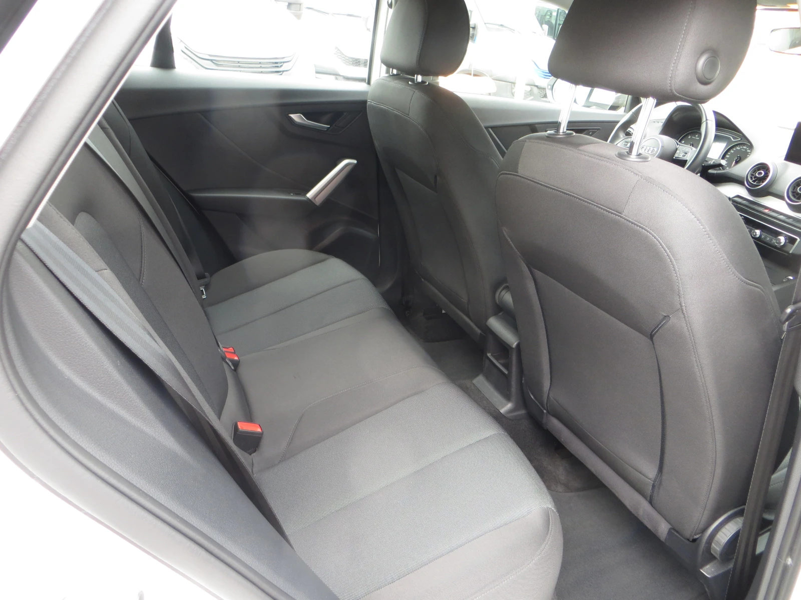 Audi Q2 2.0 TDI ADVANCE, снимка 12 - Автомобили и джипове - 54149266