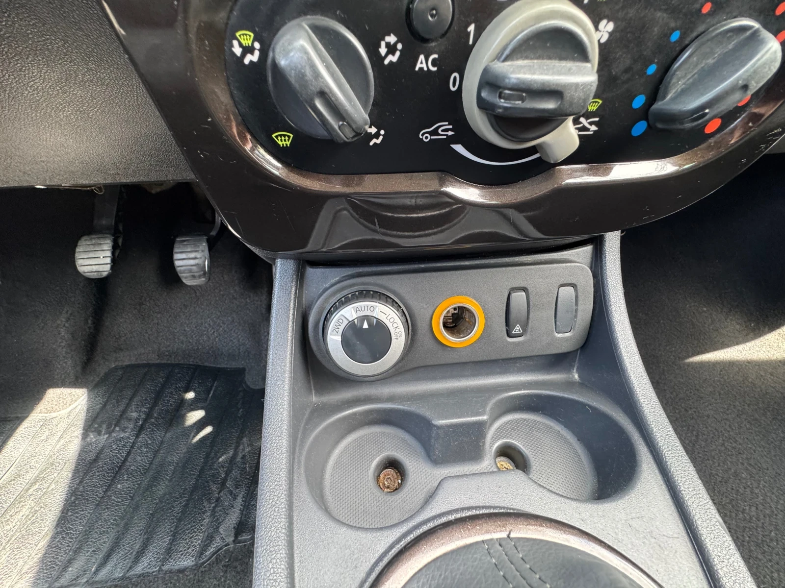 Dacia Duster 1.5DCI 4x4, снимка 14 - Автомобили и джипове - 54634341