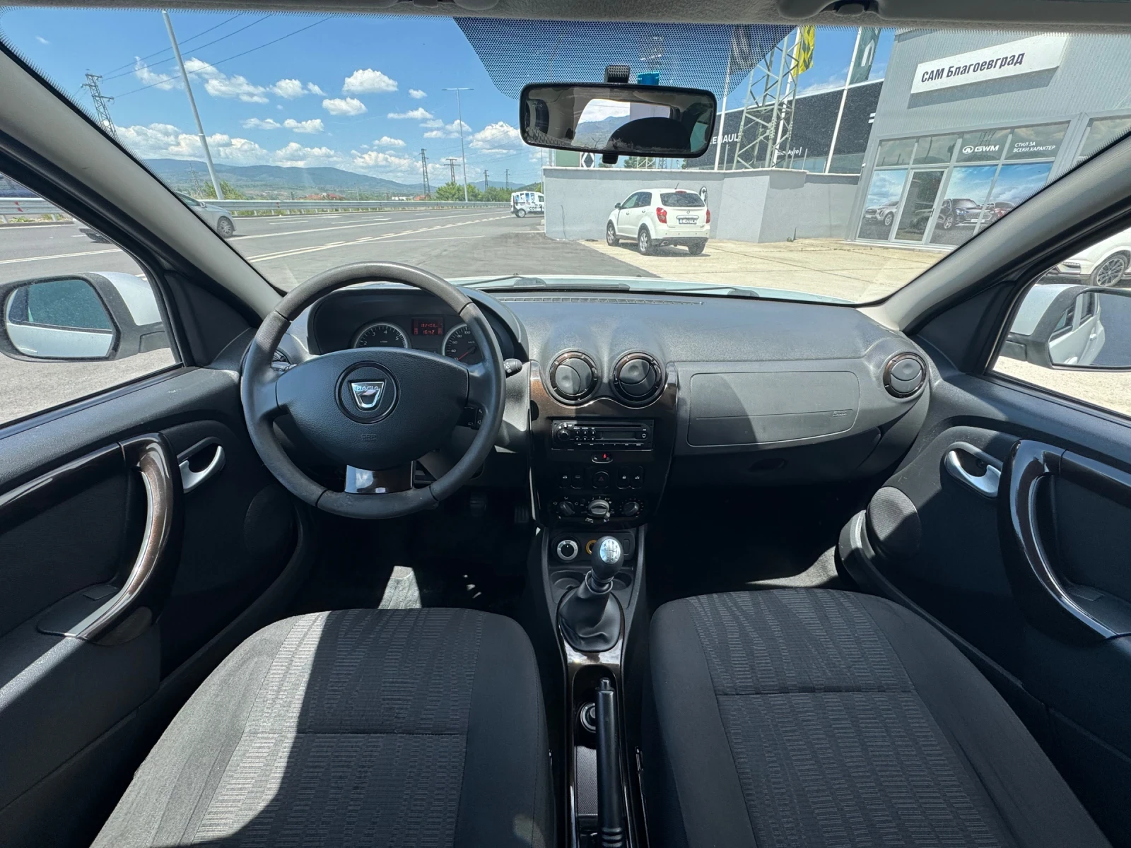 Dacia Duster 1.5DCI 4x4, снимка 12 - Автомобили и джипове - 54634341