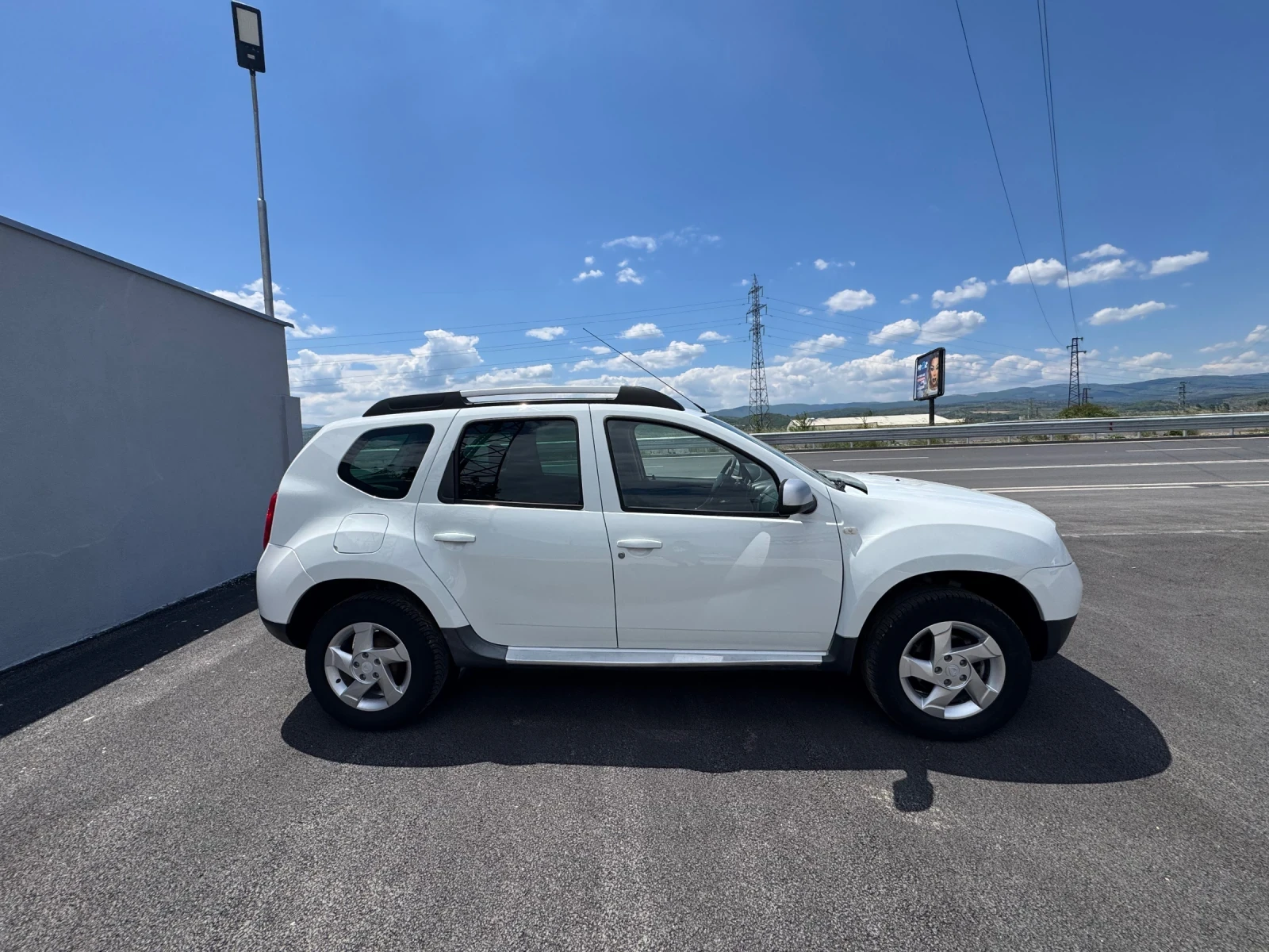 Dacia Duster 1.5DCI 4x4, снимка 4 - Автомобили и джипове - 54634341