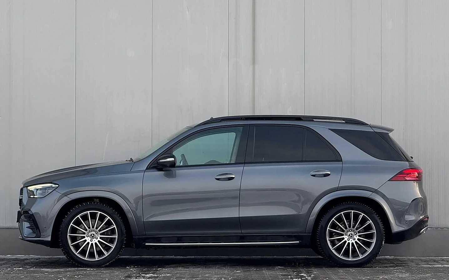 Mercedes-Benz GLE 300 d 4MATIC AMG-Line, снимка 4 - Автомобили и джипове - 54709497
