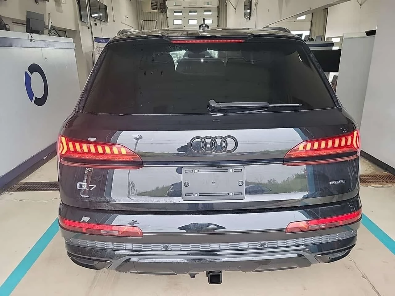 Audi Q7 * KOMFORT * Един собственик * CARFAX * Oт VW * , снимка 4 - Автомобили и джипове - 54967237