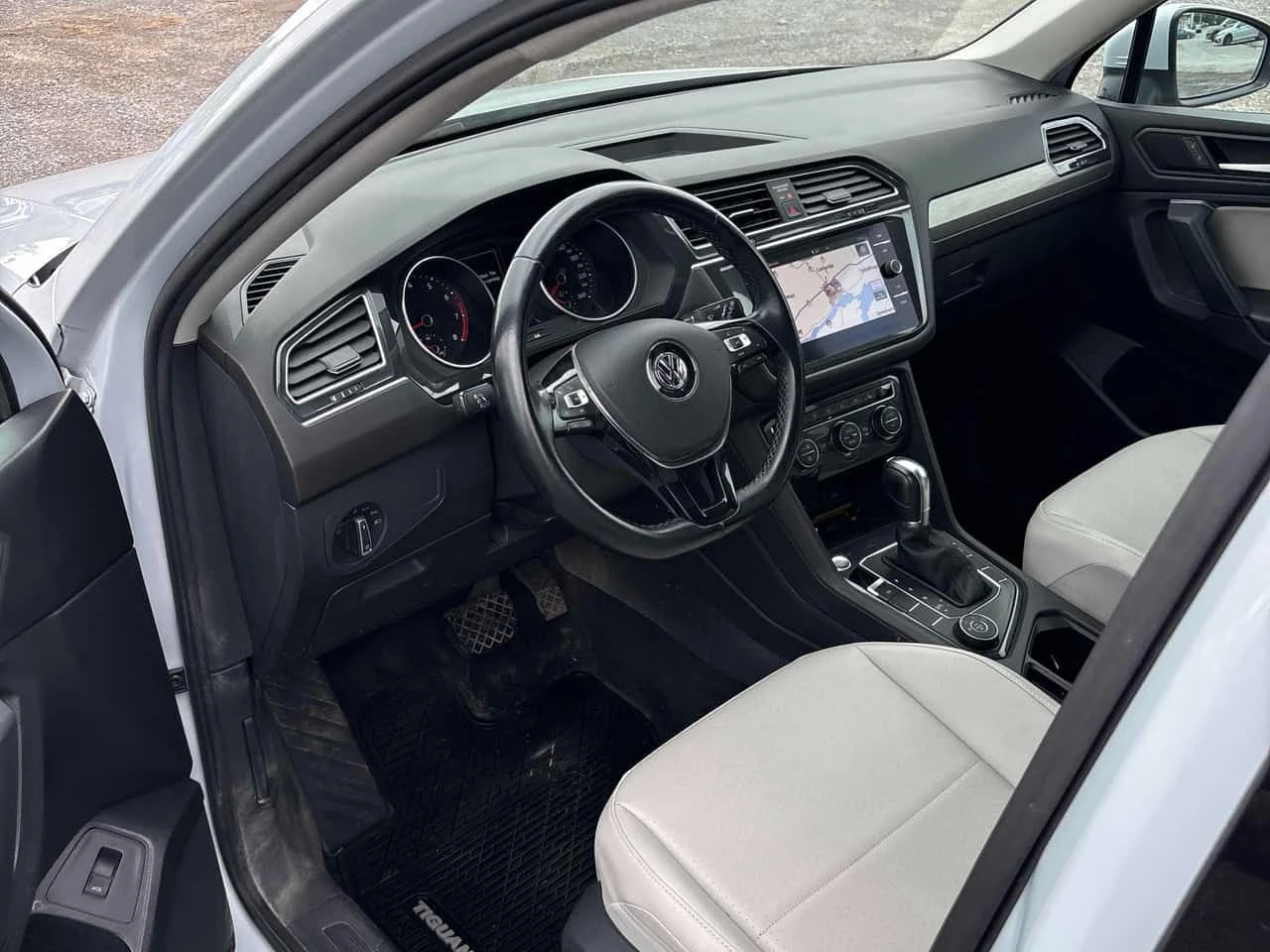 VW Tiguan * Comfortline * АВТОКРЕДИТ БЕЗ ПЪРВОНАЧАЛНА ВНОСКА, снимка 5 - Автомобили и джипове - 55168836