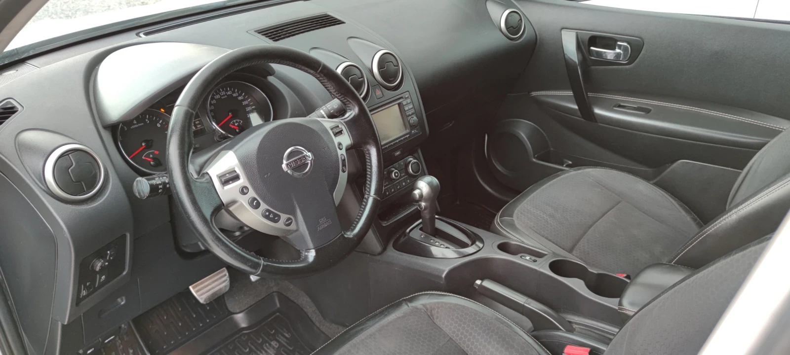 Nissan Qashqai 1.6i* 117к.с* , снимка 13 - Автомобили и джипове - 55337933