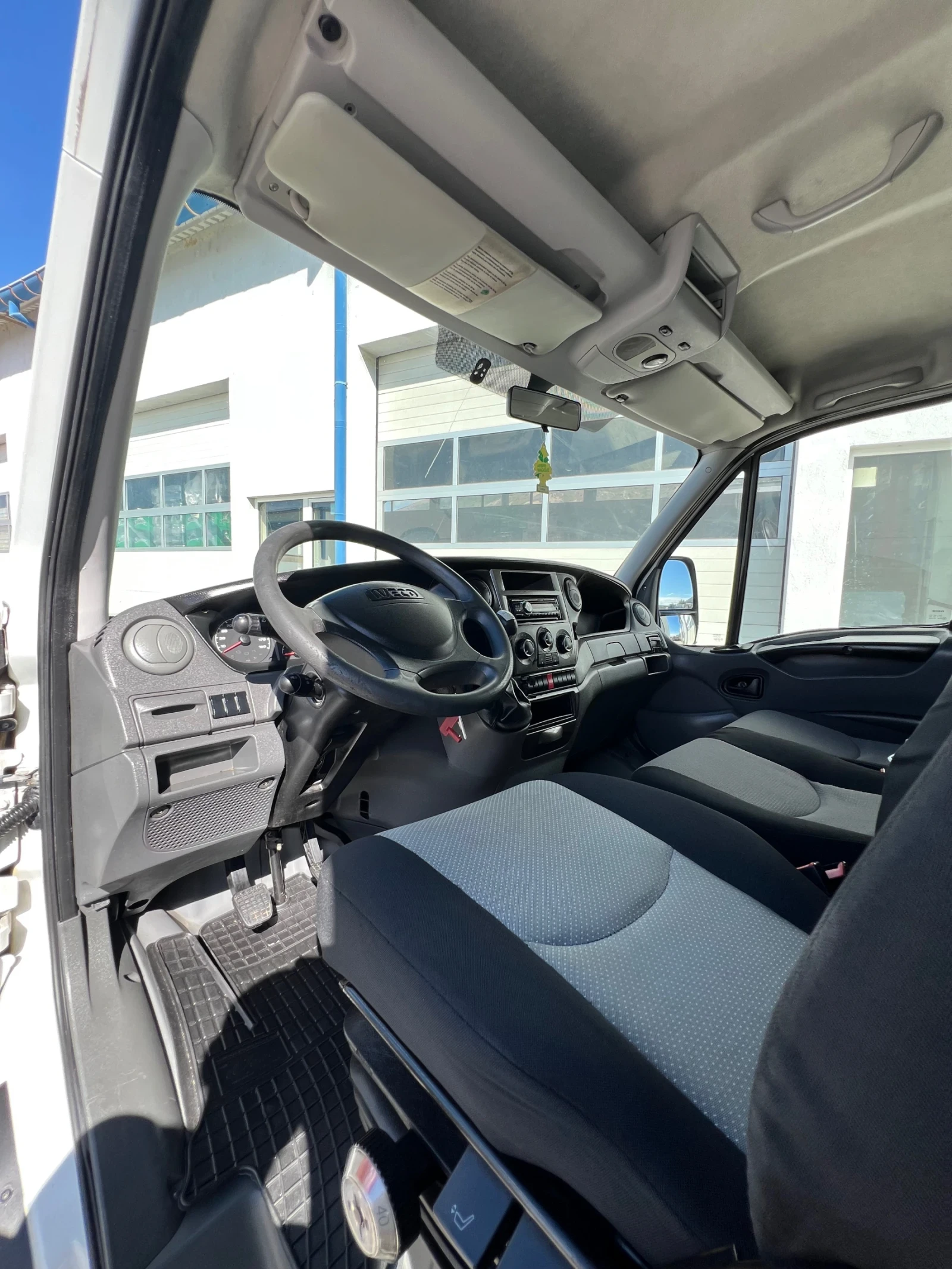 Iveco Daily 35c15 / 3.0L / Дв.гума / Климатроник, снимка 13 - Бусове и автобуси - 56180418