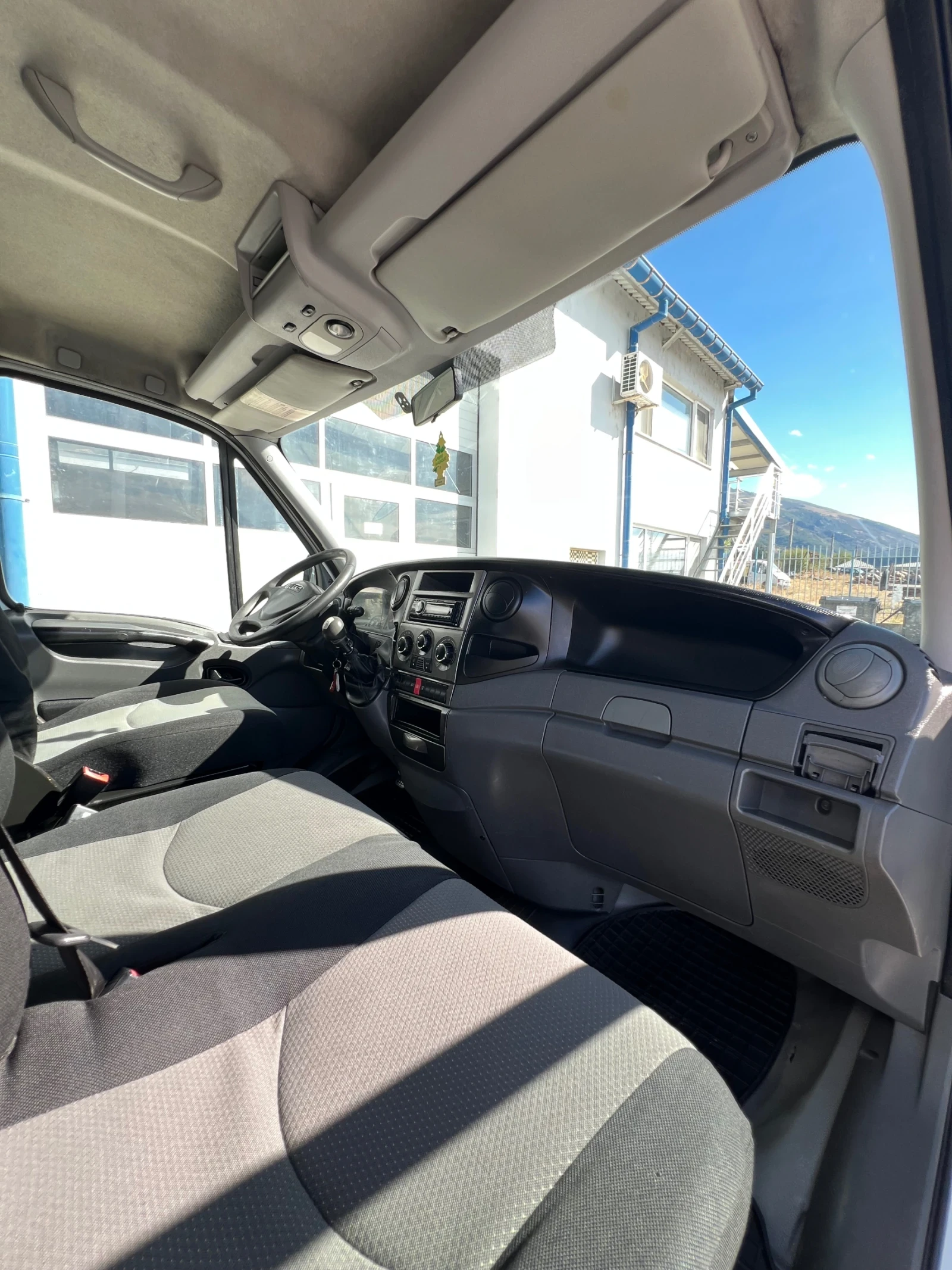 Iveco Daily 35c15 / 3.0L / Дв.гума / Климатроник, снимка 15 - Бусове и автобуси - 56180418