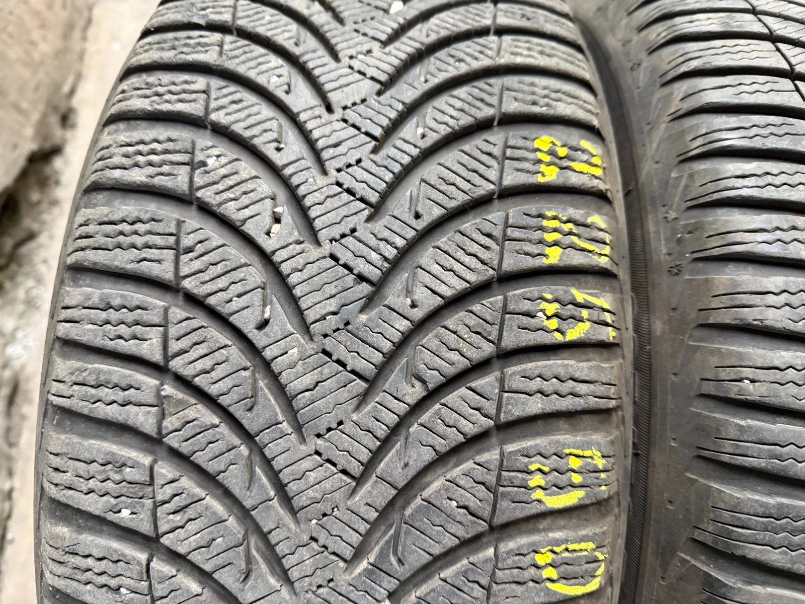 ���� 225/50R17 | Mobile.bg � ����������� 4